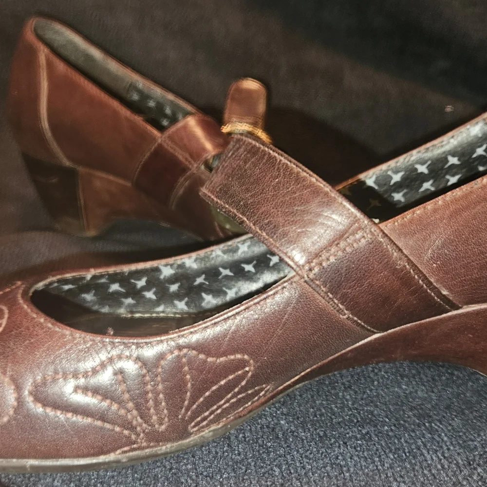 PIKOLINOS Size 7 Brown Low Heels with Gold Buckle - Picture 5 of 13
